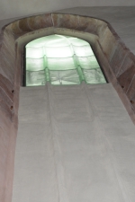 Die neuen Kirchenfenster lassen den Innenraum der Dominikanerkirche in einem neuen Licht erstrahlen. Foto LPA/Amt für italienische Kultur