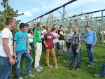 Parallelen und Unterschiede zum heimischen Apfelanbau konnten die Schüler der Fachschule Laimbrug bei ihrem Besuch in der Steiermark ausmachen. Foto: LPA/Fachschule Laimburg 