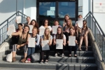 Die Schülerinnen der dritten Klasse an der Fachschule Frankenberg haben kürzlich die Abschlussdiplome erhalten. Foto: LPA/Fachschule Fankenberg