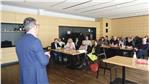 Inspektor Franz Lemayr informiert über Fragen der Integration und Inklusion an Südtirols Schulen. Foto: LPA/Josef Watschinger