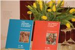 Das Buch zum Fastentuch von St. Jakob ist in deutscher und italienischer Fassung für 10 Euro beim ladinischen Kulturinstitut erhältlich (FOTO: LPA/Istitut Ladin Micurá de Rü)