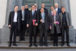 Foto de grup incö a Cuira ti Grijuns danter la Junta dl Südtirol y le govern dl "Chantun Grischun" dla Svizra. 