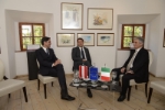 Tratan l’incuntada sön Ciastel Prösels: le Presidënt Arno Kompatscher, i chefs dl govern Matteo Renzi y Werner Faymann (Foto: USP/KhuenBelasi)