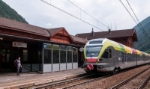 Trasport local modern: La cumpra de set ferates Flirt nöies é un di punc dl contrat de sorvisc danter la Provinzia y Trenitalia. 