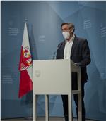 L’assessore Thomas Widmann nel corso della conferenza stampa odierna (Foto: ASP/Fabio Bruccoleri)