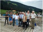 Landesrat Schuler (Mitte) beim Lokalaugeschein an der Drau in Vierschach