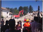 Neben unermüdlichen Baggerfahrern, die den Schutt beseitigen, gibt es in Amatrice auch viel Schaulustige. Foto: LPA/Agentur für Bevölkerungsschutz